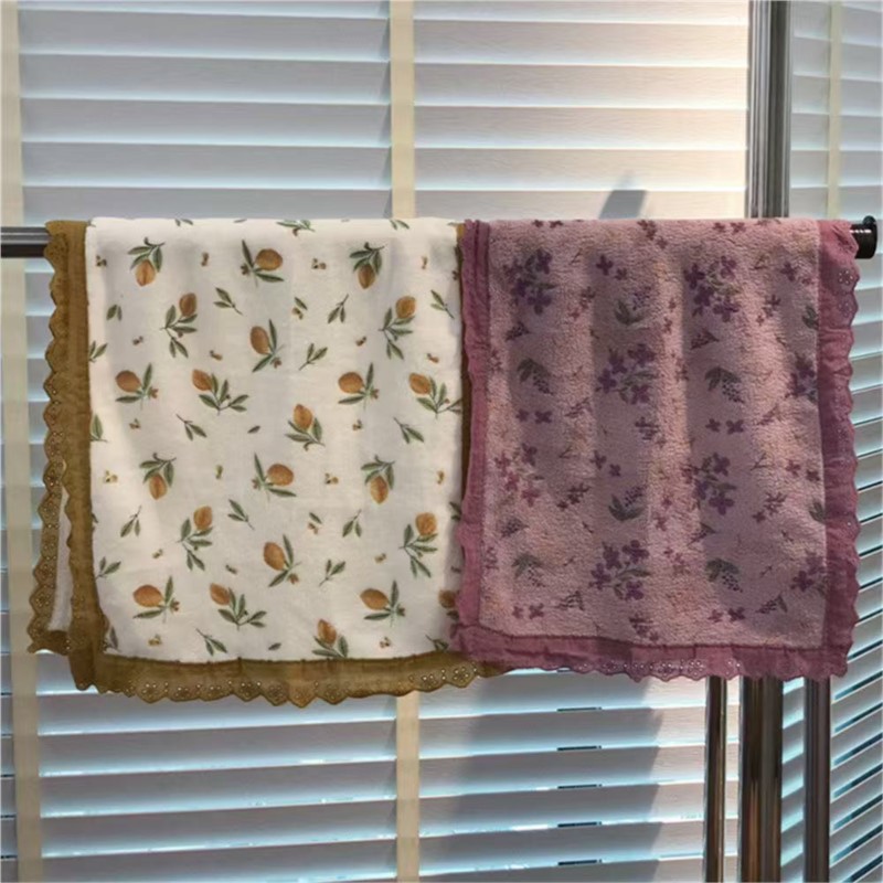 Home Textiles Towel Set - Handdoek in paarstijl met kant, bloemmotief,